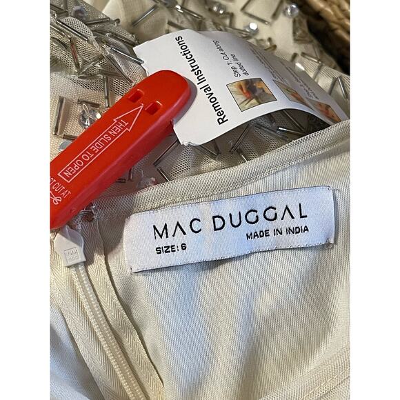 Mac Duggal Geometric Embellished Sleeveless Dress 93758 Nude Silver 6 NWT FLAW - Picture 9 of 10